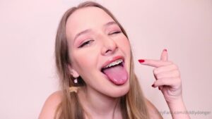 Vídeo de DiddlyDonger ASMR Semen en mi boca