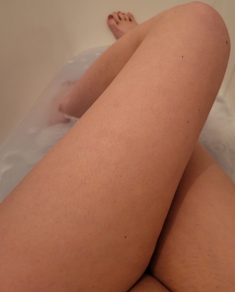 Beautiful tattooed babe shows off her big ass & her juicy tits in the bathroom