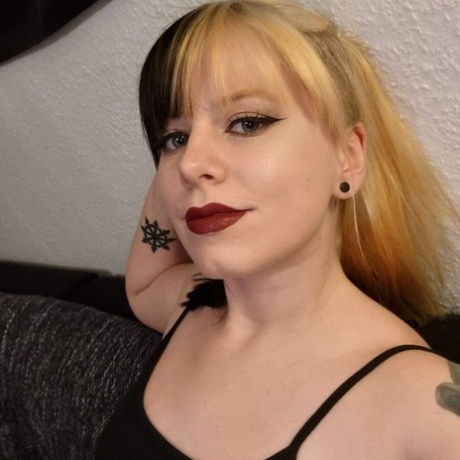 Sexy amateur Kirajameson poses in a solo while eating a chocolate pudding