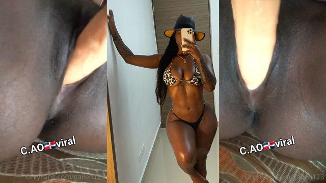 Gailen La Moyeta Masturbandose con un Dildo