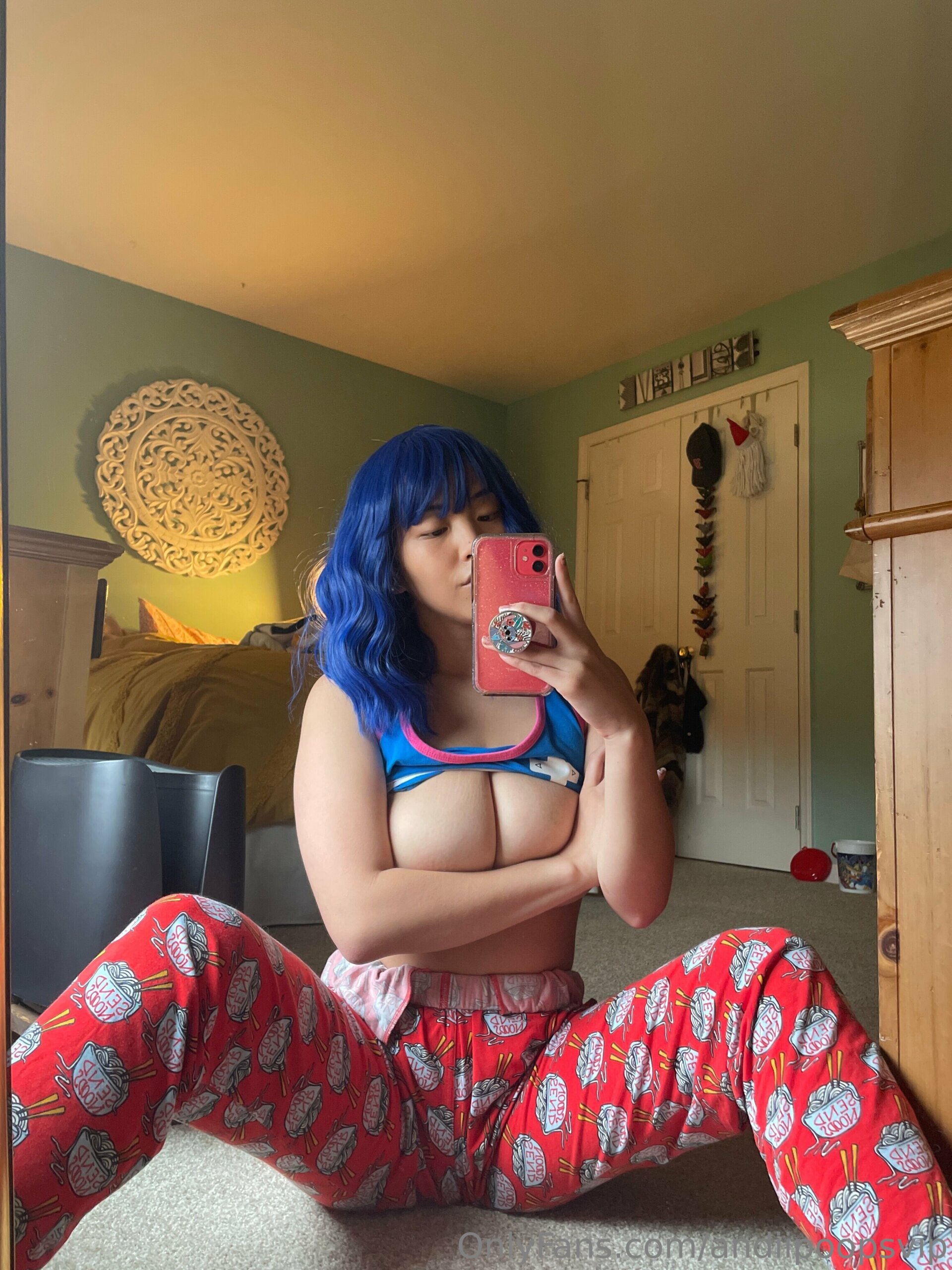 Andiipoops desnudo solo jugando video filtrado del coño