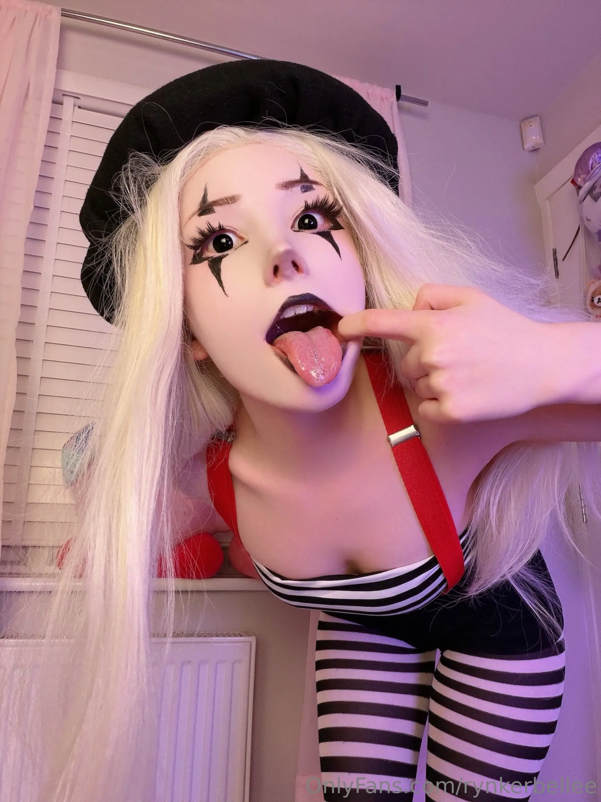 Rynkerbelle Mime Consolador Montando JOI Onlyfans Video